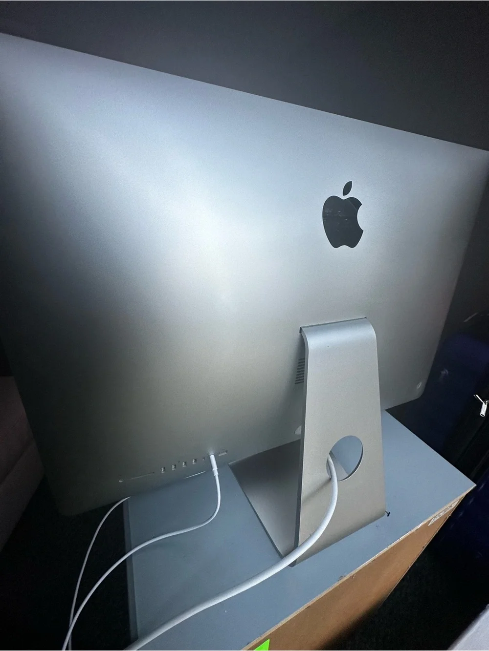 Apple imac featuring